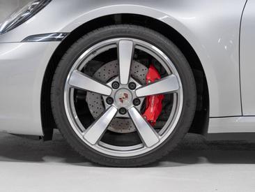Porsche 992 I Targa 4S — photo 4