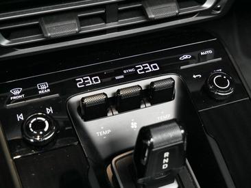 Porsche 992 I Carrera 4 GTS Cabriolet — photo 28
