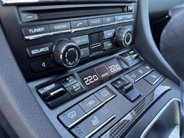 Porsche 991 I Carrera GTS Cabriolet — photo 29
