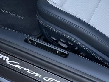 Porsche 992 II Carrera GTS Cabriolet — photo 27