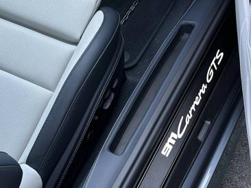 Porsche 992 II Carrera GTS Cabriolet — photo 28