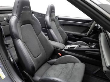 Porsche 992 II Carrera GTS Cabriolet — photo 22