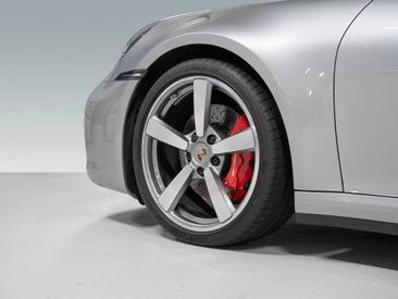 Porsche 992 I Targa 4S — photo 13