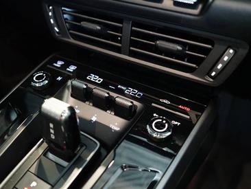 Porsche 992 II Carrera — photo 22
