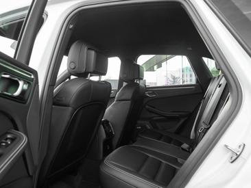 Porsche Macan GTS — photo 14
