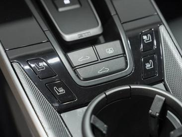Porsche 992 I Carrera 4S — photo 26