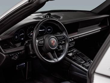 Porsche 992 I Targa 4S — photo 18