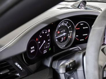 Porsche 992 I Carrera 4 GTS Cabriolet — photo 22