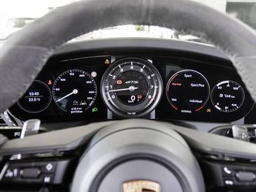 Porsche 992 I Carrera 4 GTS Cabriolet — photo 23