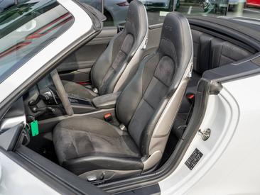 Porsche 991 II Carrera GTS Cabriolet — photo 17
