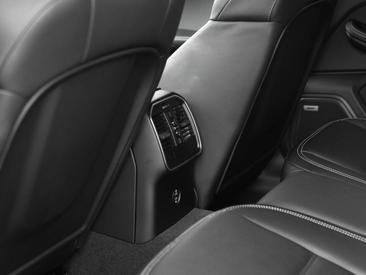 Porsche Macan GTS — photo 22