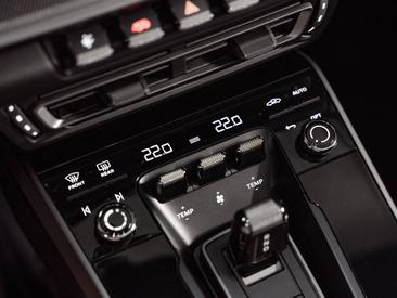 Porsche 992 I Targa 4S — photo 28