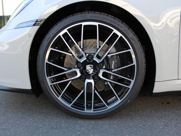 Porsche 992 II Carrera — photo 11