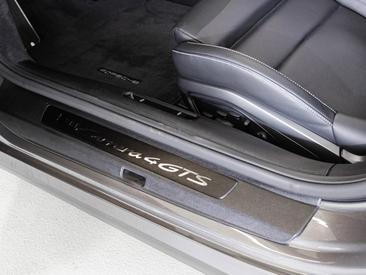 Porsche 992 I Carrera 4 GTS Cabriolet — photo 33