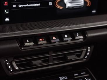 Porsche 992 I Targa 4S — photo 31