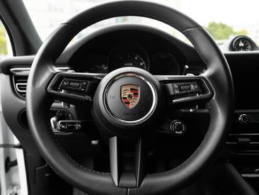 Porsche Macan GTS — photo 24