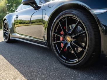 Porsche 991 I Carrera 4 GTS — photo 11