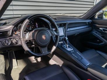 Porsche 991 I Carrera 4 GTS — photo 12