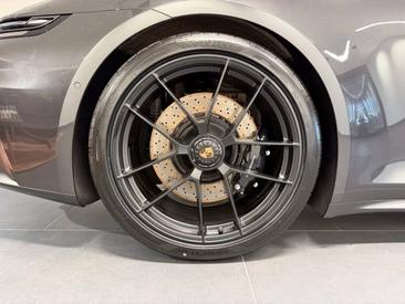 Porsche 992 II Carrera 4 GTS Cabriolet — photo 13