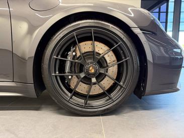 Porsche 992 II Carrera 4 GTS Cabriolet — photo 14