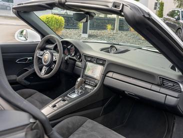 Porsche 991 II Carrera GTS Cabriolet — photo 27