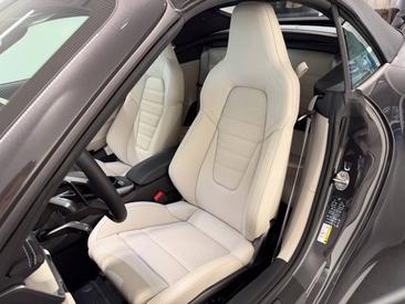 Porsche 992 II Carrera 4 GTS Cabriolet — photo 16