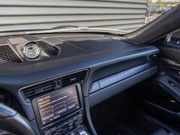 Porsche 991 I Carrera 4 GTS — photo 17