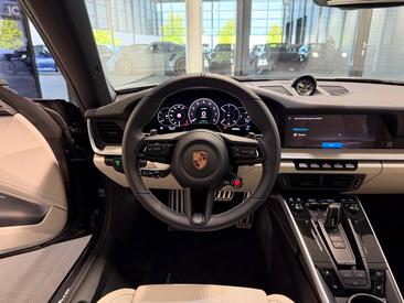 Porsche 992 II Carrera 4 GTS Cabriolet — photo 17