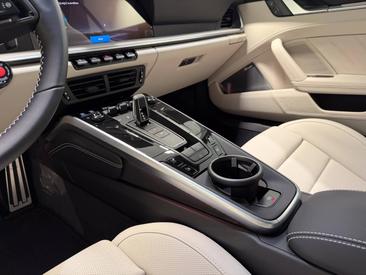 Porsche 992 II Carrera 4 GTS Cabriolet — photo 19