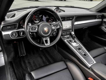 Porsche 991 II Carrera 4 GTS Cabriolet — photo 11