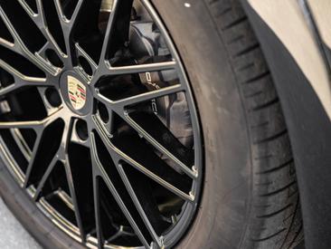 Porsche Cayenne III — photo 11