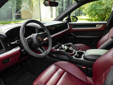 Porsche Cayenne III — photo 12