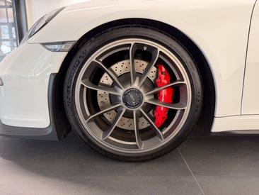 Porsche 991 I GT3 — photo 9