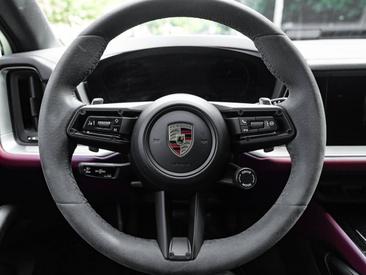Porsche Cayenne III — photo 18