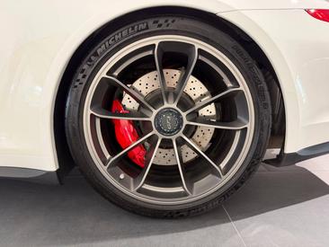 Porsche 991 I GT3 — photo 10