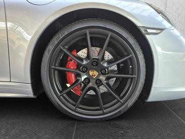Porsche 991 I Carrera GTS Cabriolet — photo 10