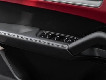 Porsche Cayenne III — photo 21