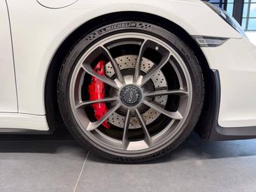 Porsche 991 I GT3 — photo 12