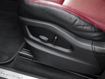 Porsche Cayenne III — photo 22