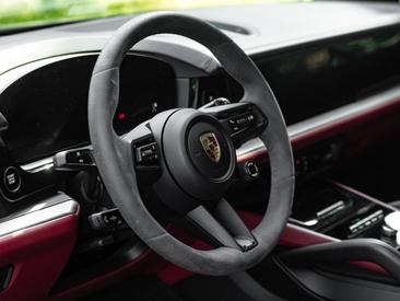 Porsche Cayenne III — photo 23