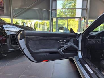 Porsche 991 I Carrera GTS Cabriolet — photo 13