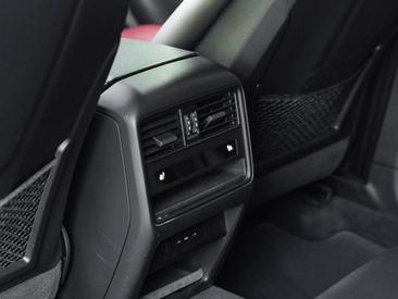 Porsche Cayenne III — photo 25