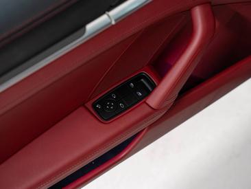 Porsche 992 I Carrera 4S — photo 20