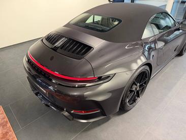 Porsche 992 II Carrera 4 GTS Cabriolet — photo 34