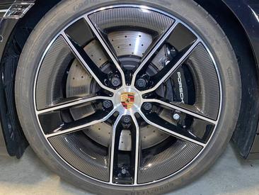 Porsche 992 II Carrera GTS Cabriolet — photo 6
