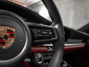 Porsche 992 I Carrera 4S — photo 29