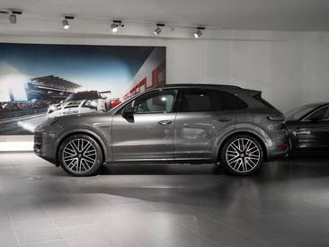 Porsche Cayenne III E-Hybrid — photo 2