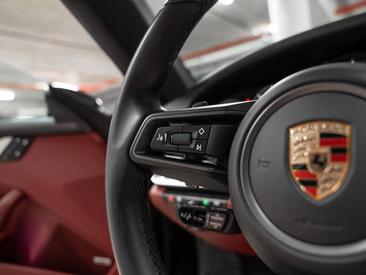 Porsche 992 I Carrera 4S — photo 31