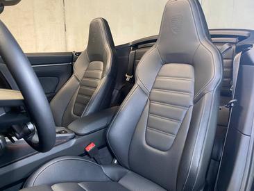 Porsche 992 II Carrera GTS Cabriolet — photo 13