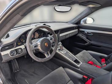 Porsche 991 I GT3 — photo 10